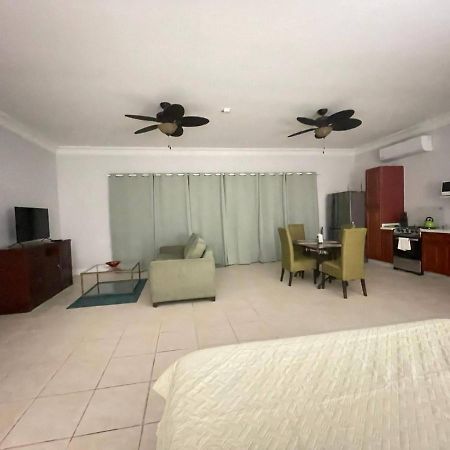 Sandpiper Beach Apartments Palm Beach Buitenkant foto